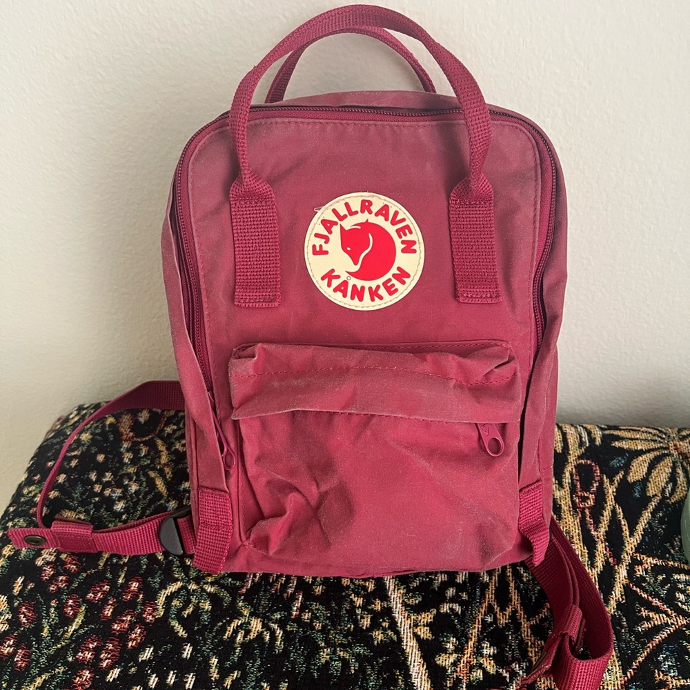 Fjallraven Kånken Deep Red Backpack